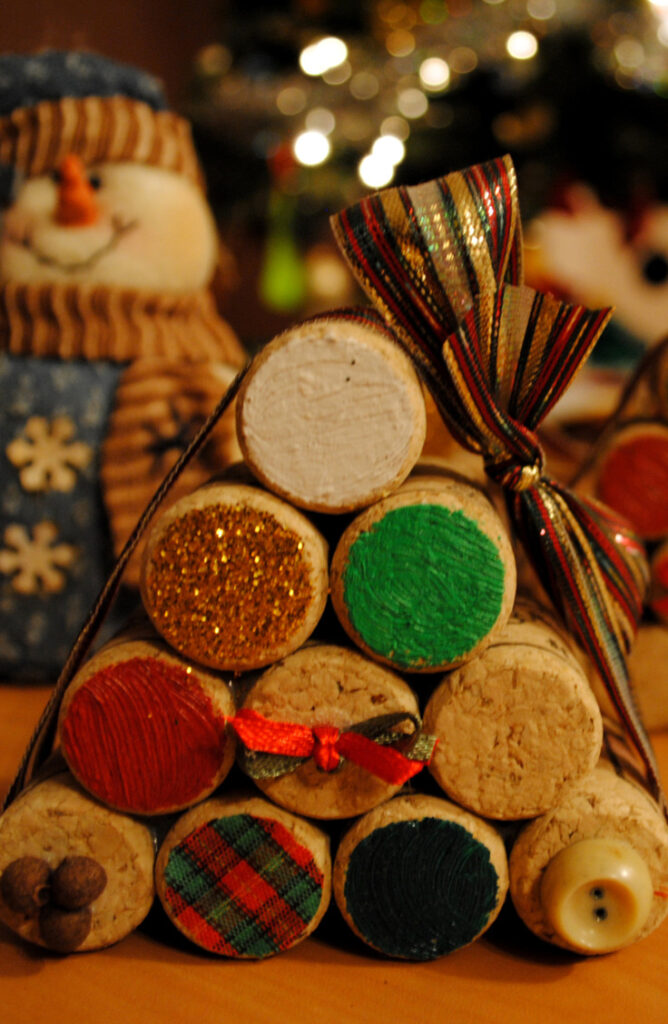 Instead of just one Christmas tree in the living, spread the love around the house with these tiny wine cork Christmas trees. From wreaths to ornaments to magnets, wine corks make great material for Christmas Crafts! Check out this list list of wine cork Christmas crafts!