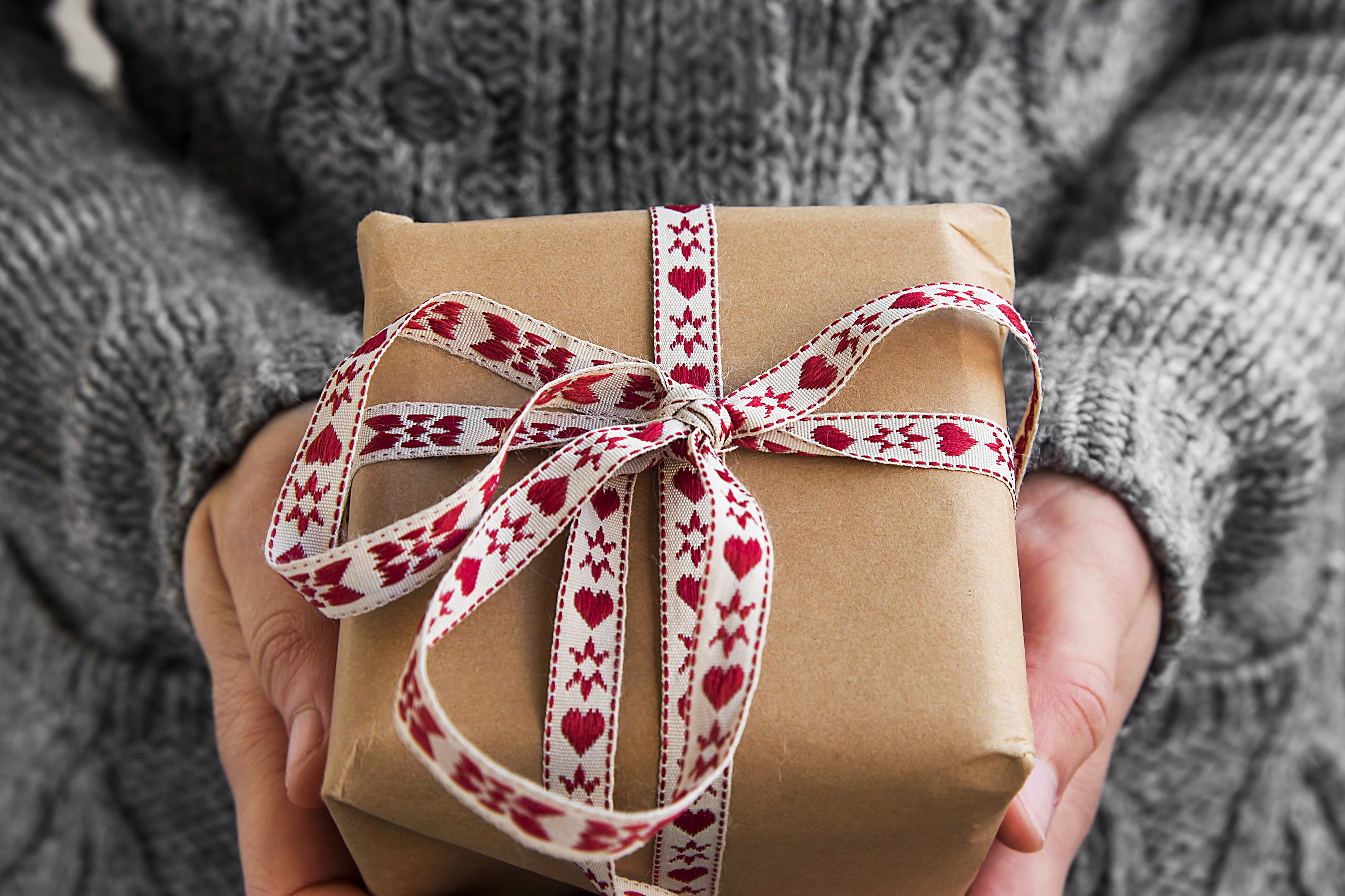It can be hard trying to come up with the perfect Christmas gifts. Lucky for you, I have Christmas gift ideas that will work for everyone in your life.