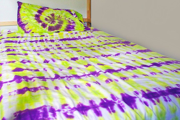 How to tie dye sheets